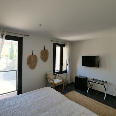 Chambres Du Vieux Bistrot Cabrières-dʼAvignon Exteriér fotografie