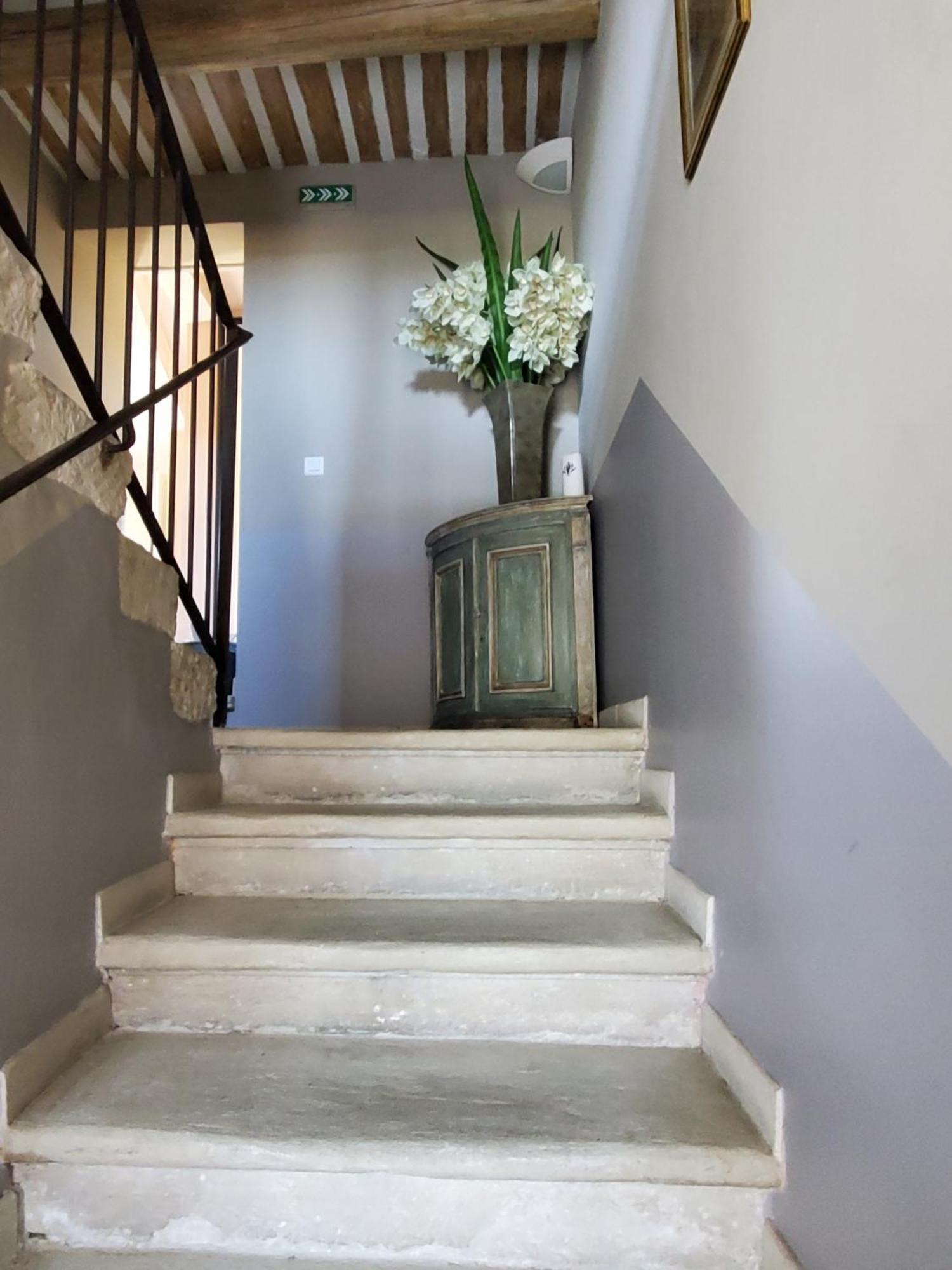 Chambres Du Vieux Bistrot Cabrières-dʼAvignon Exteriér fotografie
