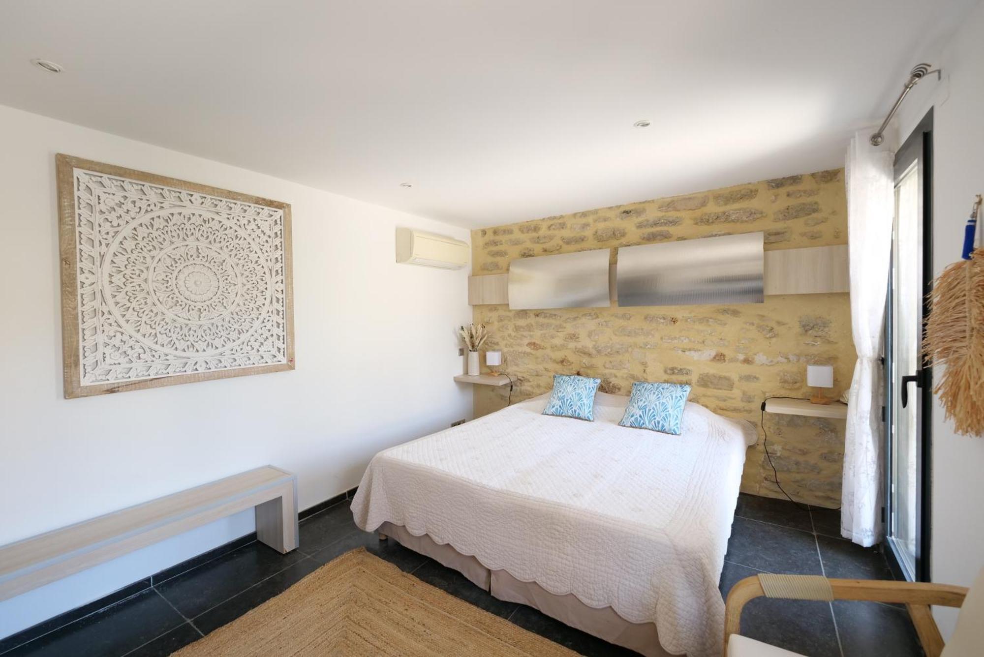 Chambres Du Vieux Bistrot Cabrières-dʼAvignon Exteriér fotografie