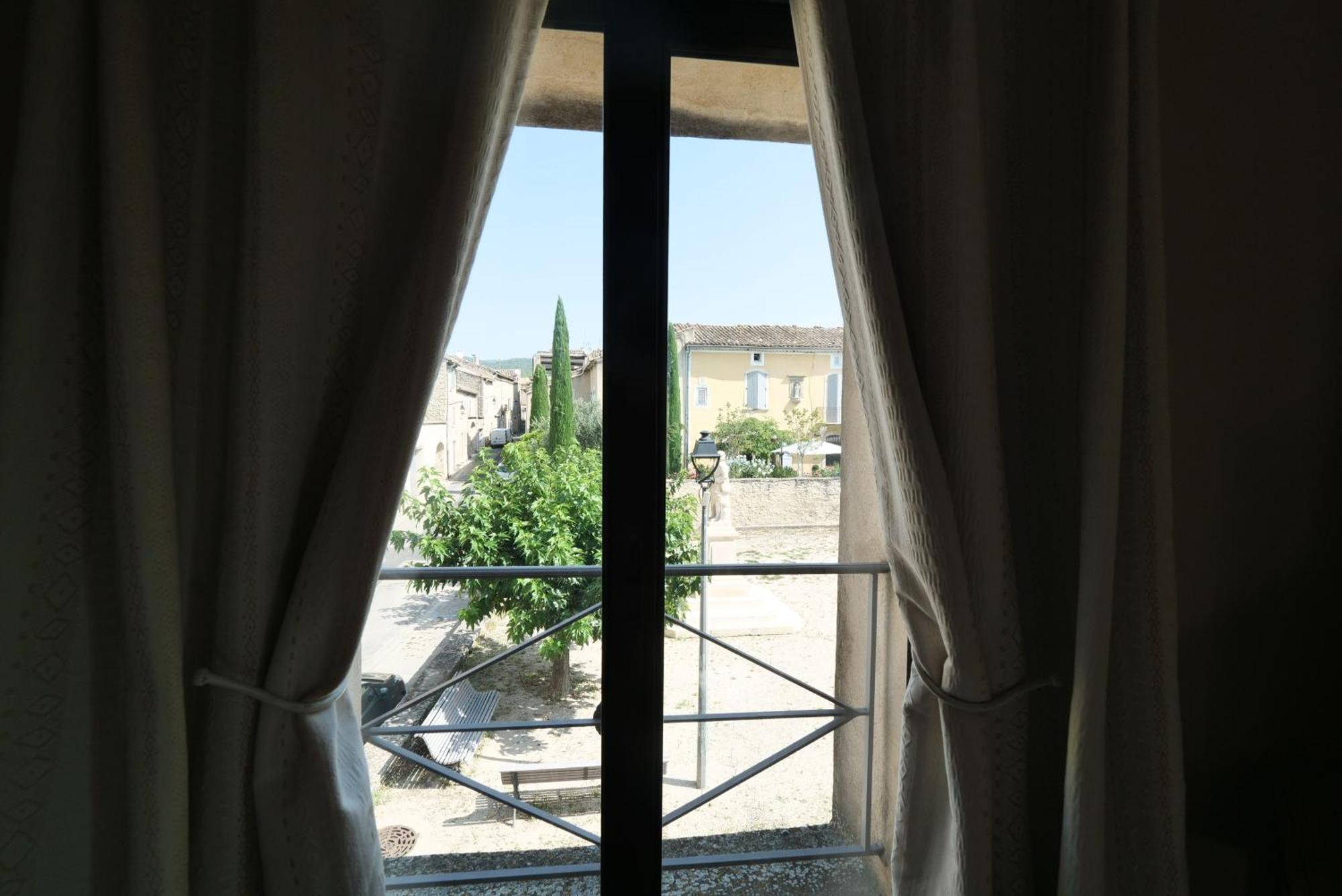 Chambres Du Vieux Bistrot Cabrières-dʼAvignon Exteriér fotografie