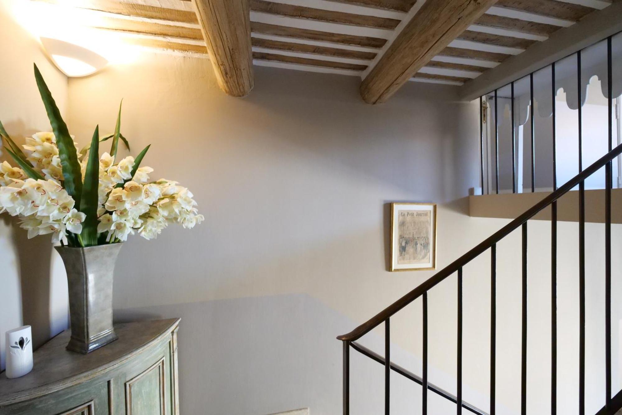 Chambres Du Vieux Bistrot Cabrières-dʼAvignon Exteriér fotografie
