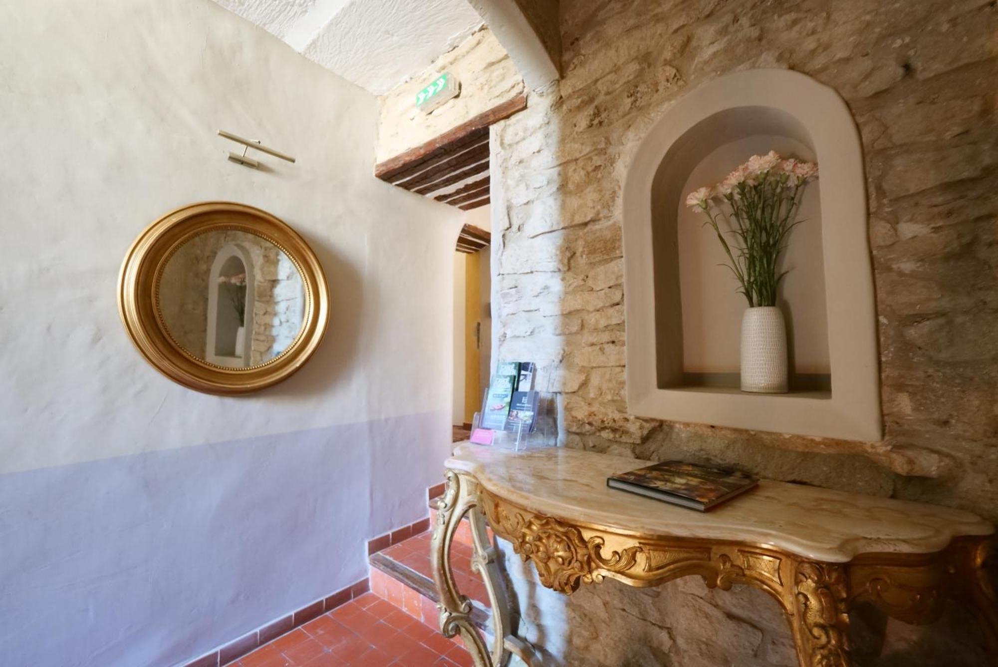 Chambres Du Vieux Bistrot Cabrières-dʼAvignon Exteriér fotografie