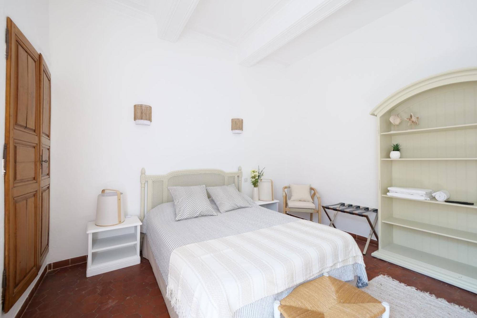Chambres Du Vieux Bistrot Cabrières-dʼAvignon Exteriér fotografie